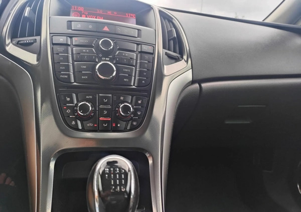Opel Astra cena 22600 przebieg: 182000, rok produkcji 2011 z Kielce małe 29